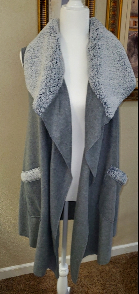 Womens Pocketed Open Front Fleece Vest